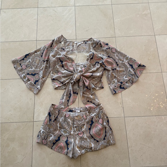 BGBGeneration Top and Shorts Set - Picture 3 of 12